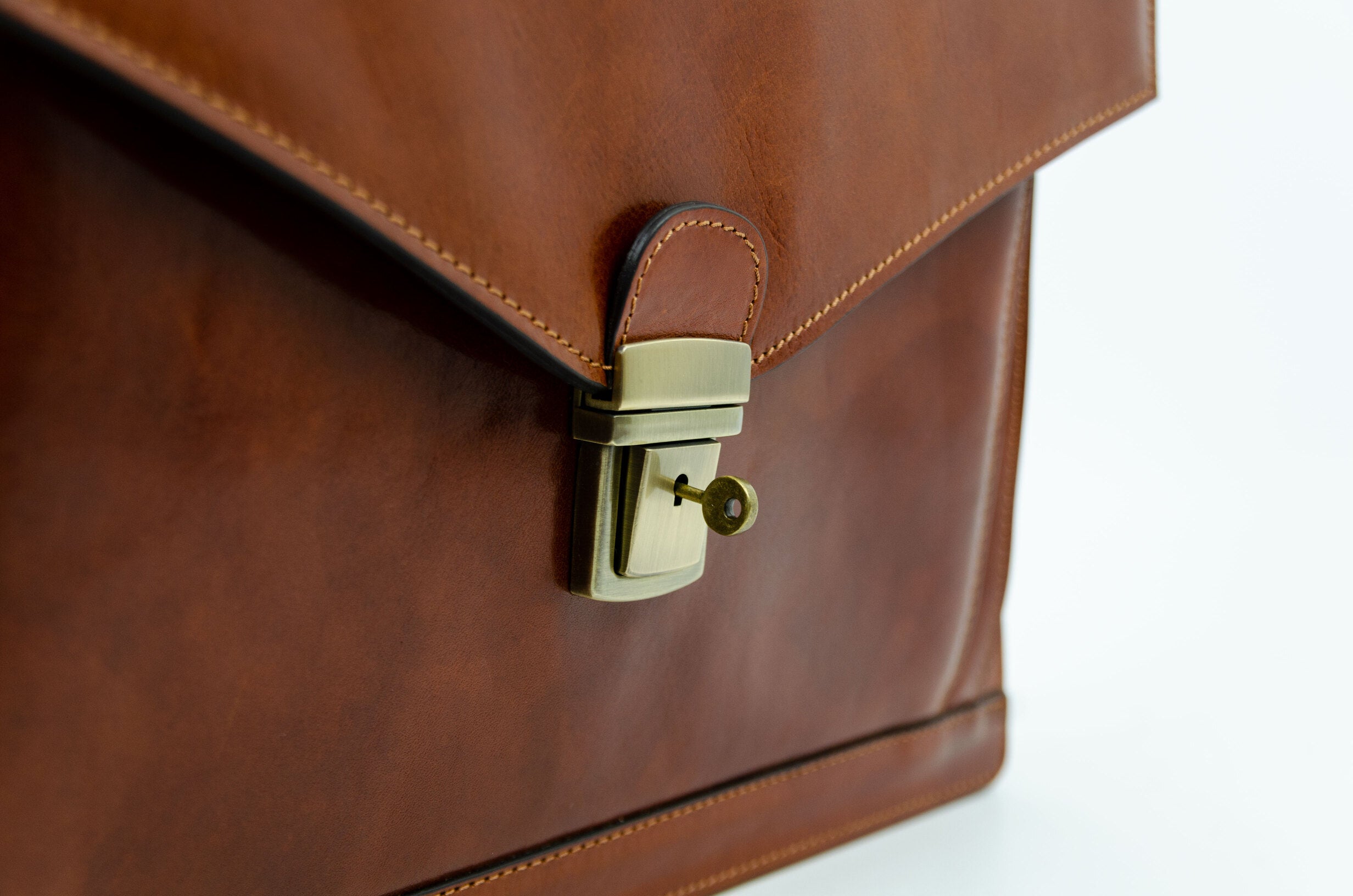 Classic Design Leather Briefcase - The Magus