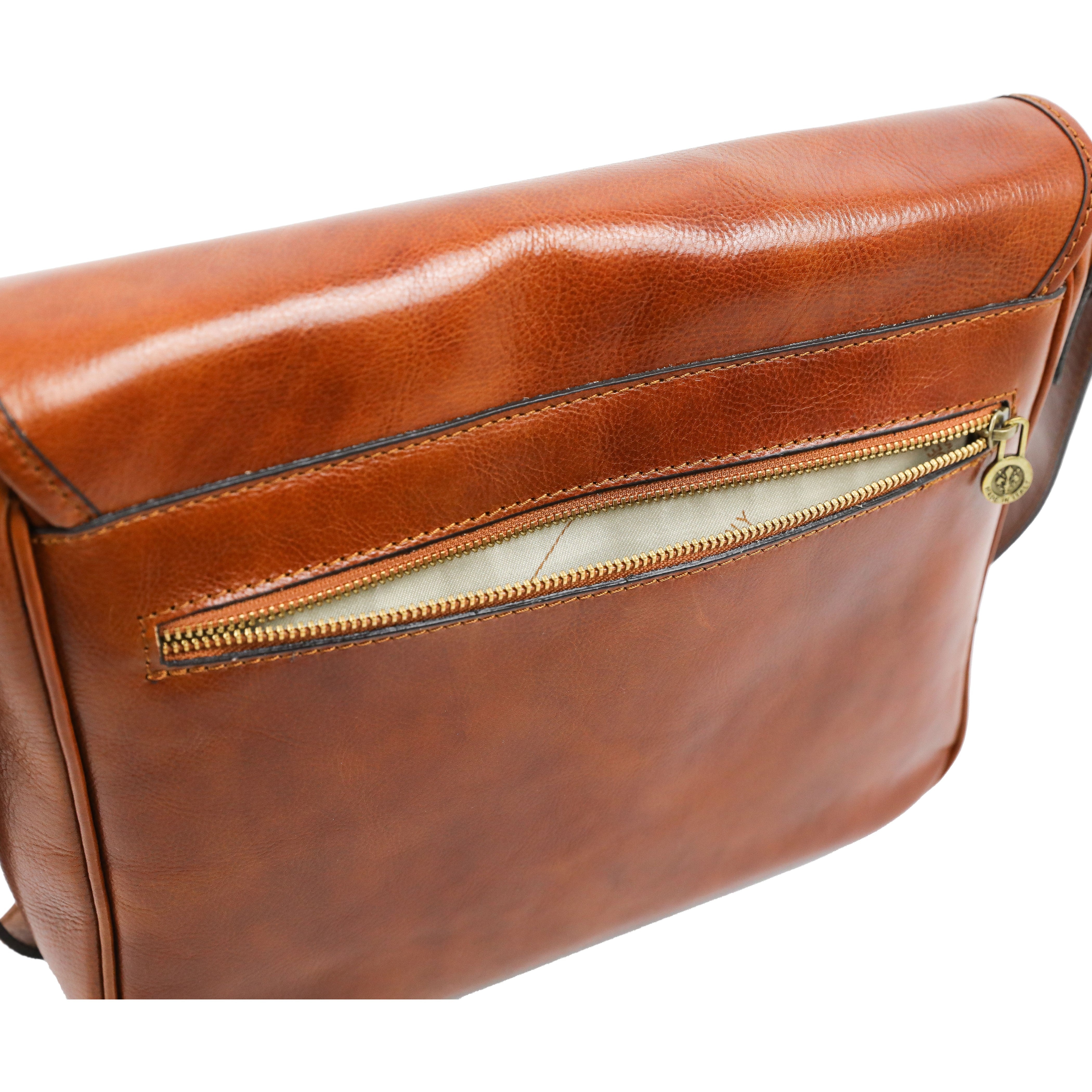 Leather Messenger Bag – The Stranger